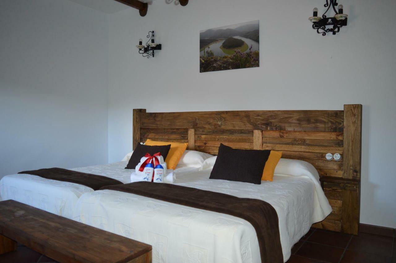 Las Estrebedes Casa Rural Guest House Caminomorisco Exterior photo