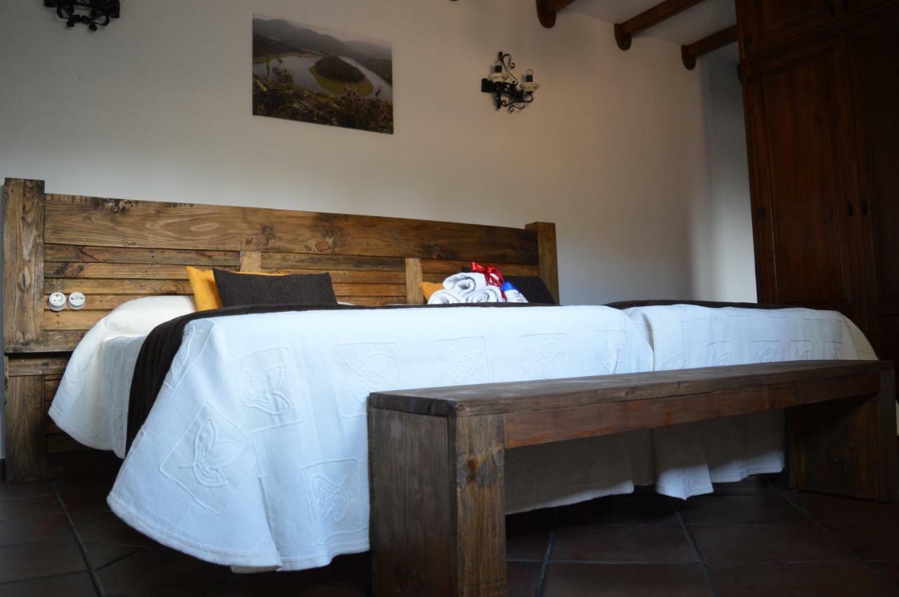 Las Estrebedes Casa Rural Guest House Caminomorisco Exterior photo